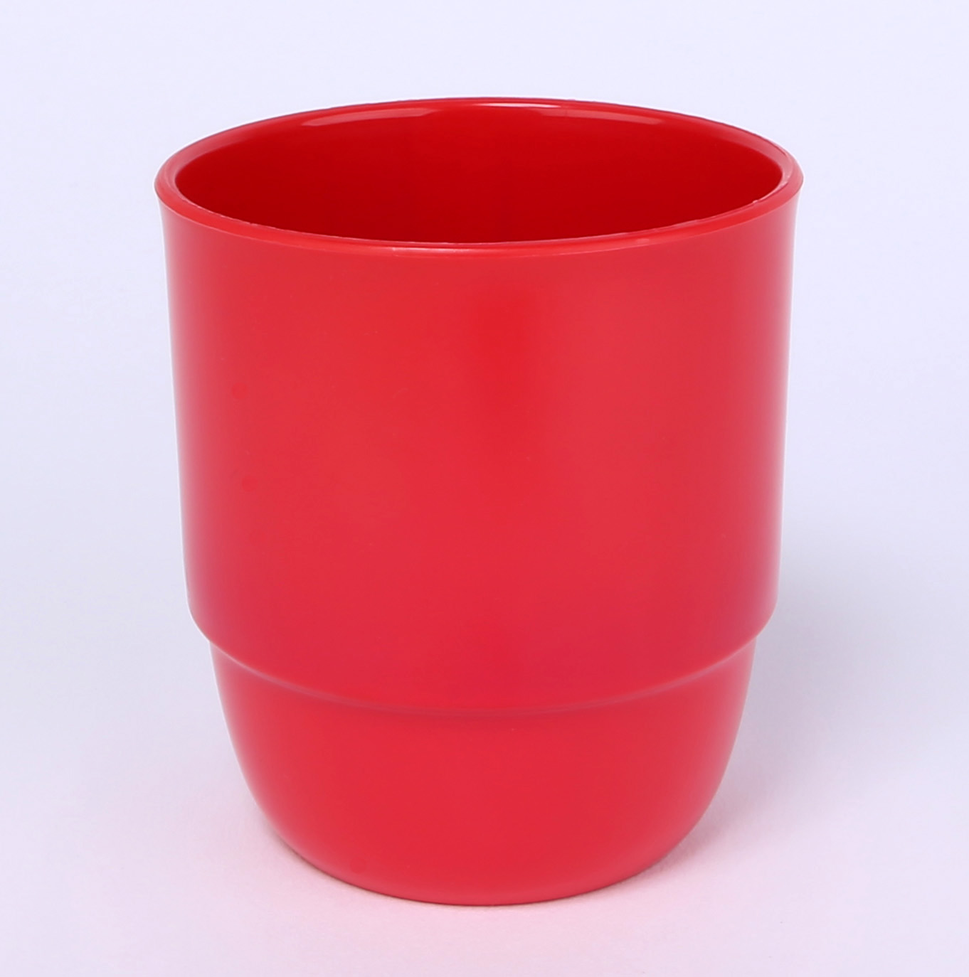 Trinkbecher Zephyr ohne Henkel 0,25 L aus schadstofffreiem Kunststoff  in der Farbe rot.
