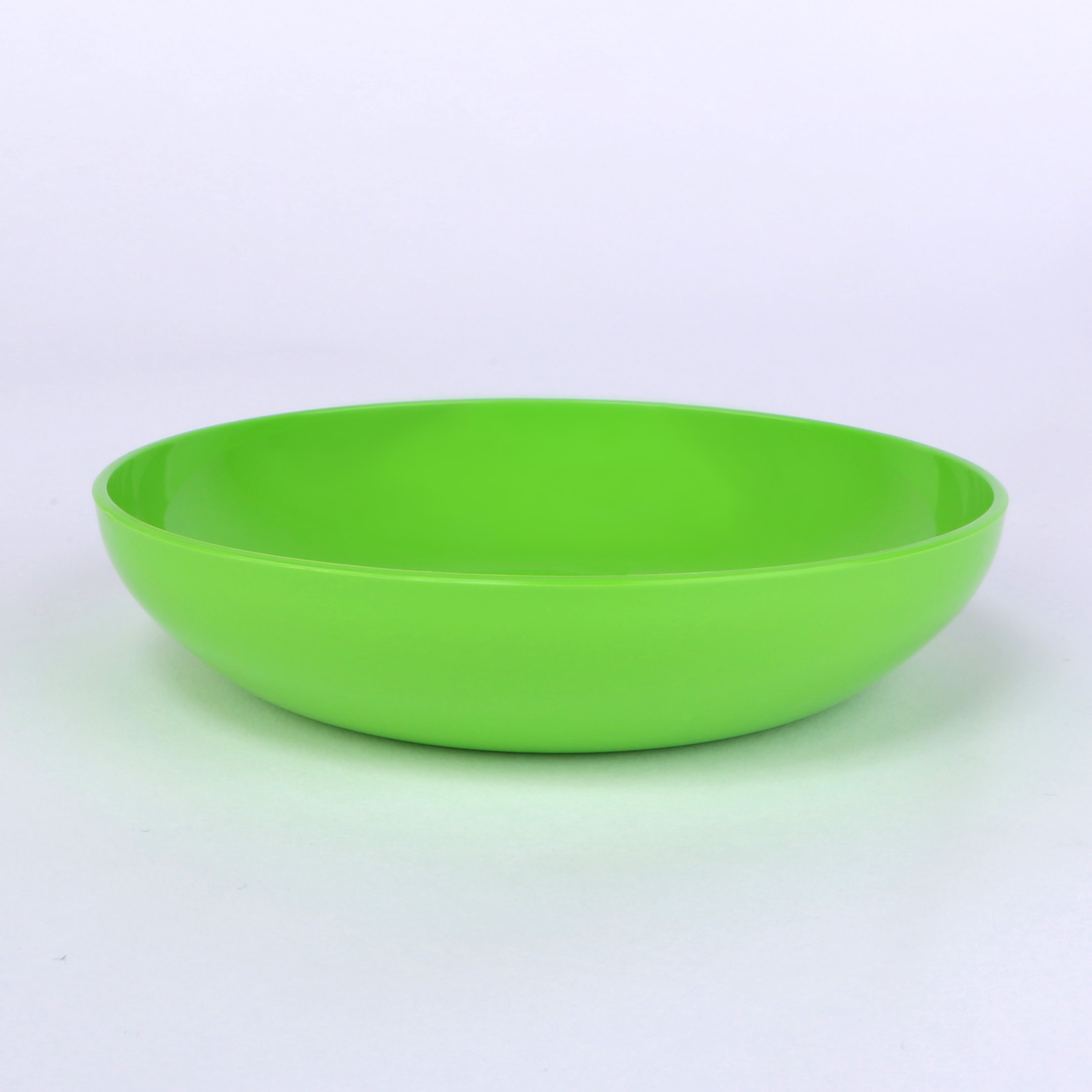 vaLon Zephyr Flache Dessertschale 13,5 cm aus schadstofffreiem Kunststoff in der Farbe grasgrün.