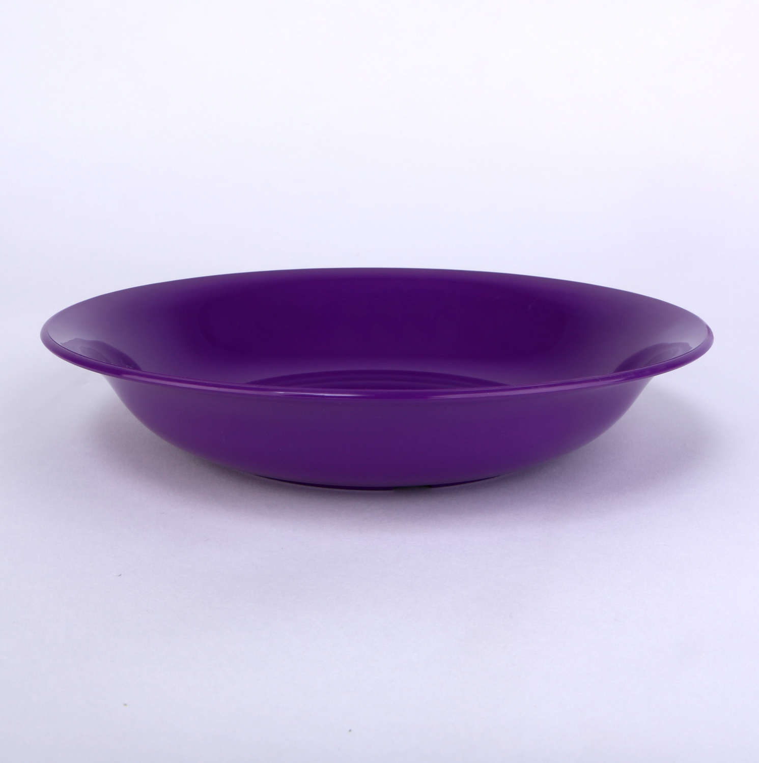 vaLon Zephyr Suppenteller 20,5 cmaus schadstofffreiem Kunststoff in der Farbe lila.
