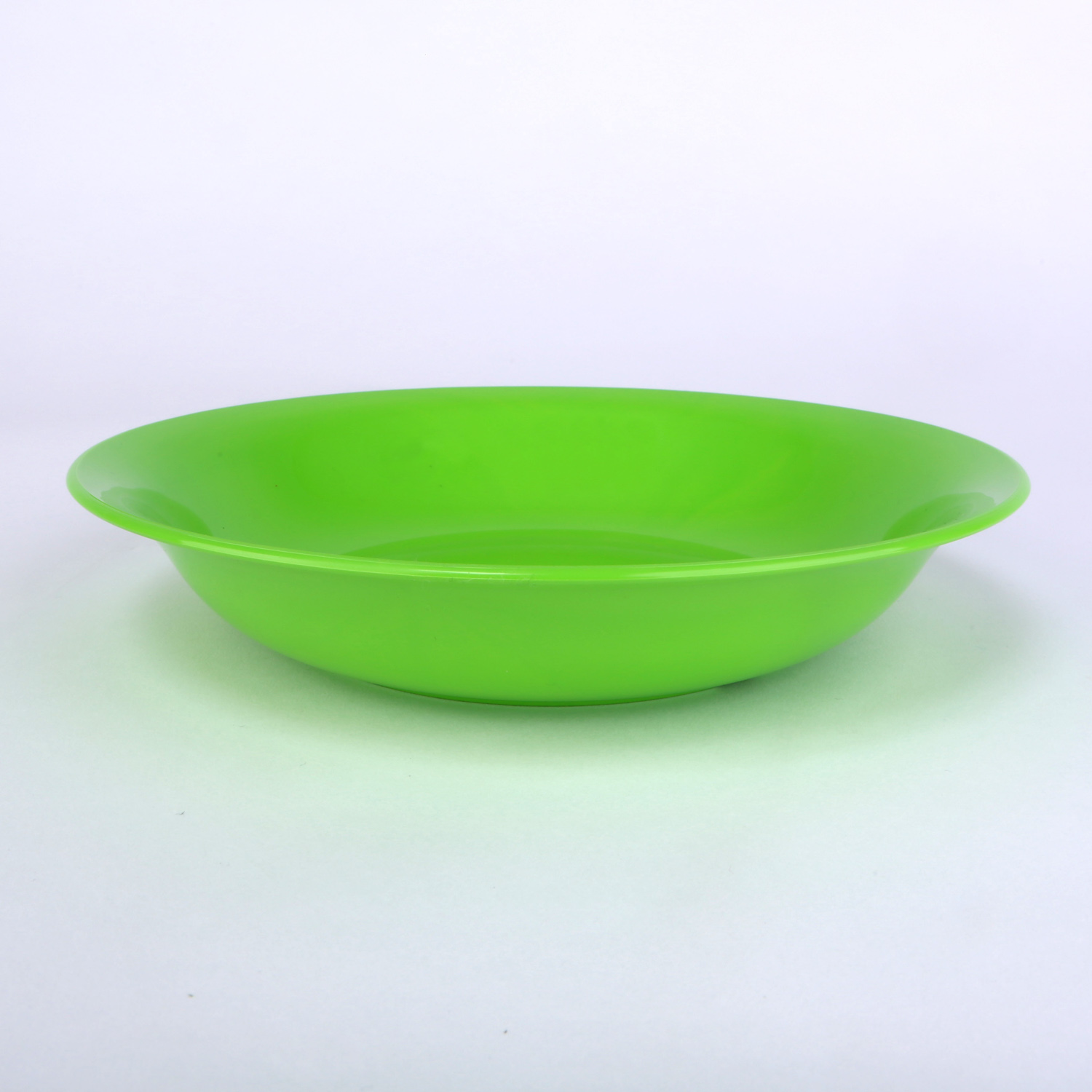 vaLon Zephyr Suppenteller 20,5 cm aus schadstofffreiem Kunststoff in der Farbe grasgrün.