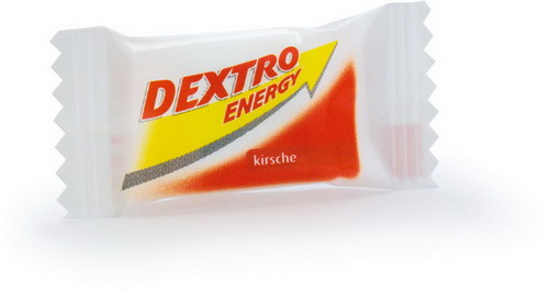DEXTRO ENERGY Inhalt: 300 Portionen à 1,58 g je Klarsichtdose, Traubenzucker mit Kirschgeschmack.