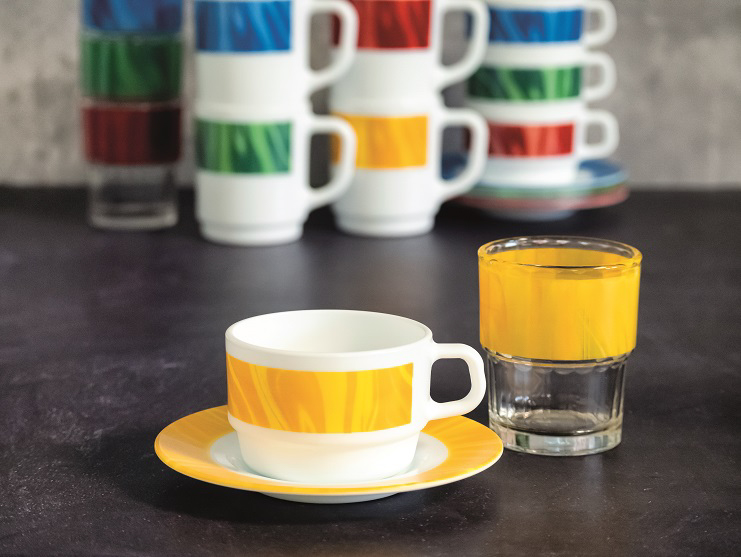 Kaffeetasse NATURA mit gelbem Muster. Inhalt ca. 0,22 liter, aus Opalglas. Von Bormioli Rocco.