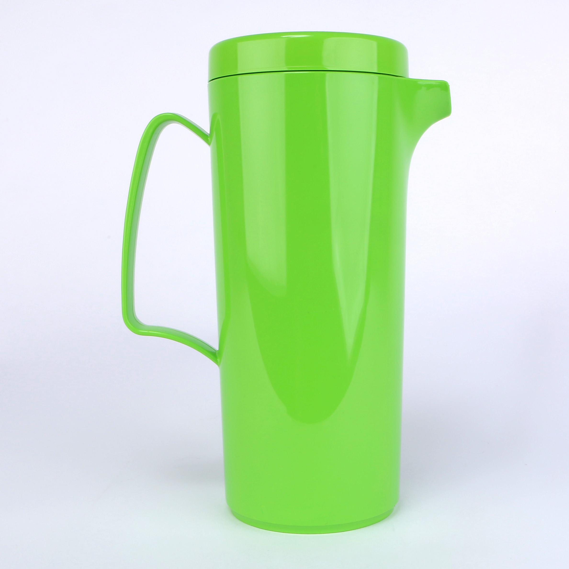 vaLon Zephyr Kanne 1 L mit Deckel aus schadstofffreiem Kunststoff in der Farbe grasgrün.